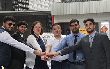 熱烈歡迎巴基斯坦的著名的螺栓進口公司來我工廠參觀